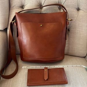 Madewell bucket bag and wallet